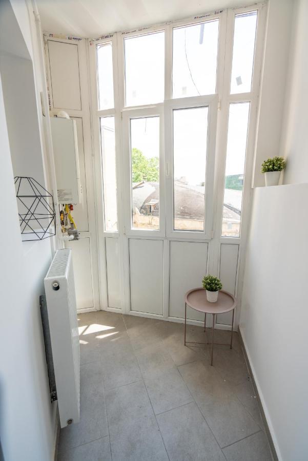 Cozy Design In Magheru Apartment *